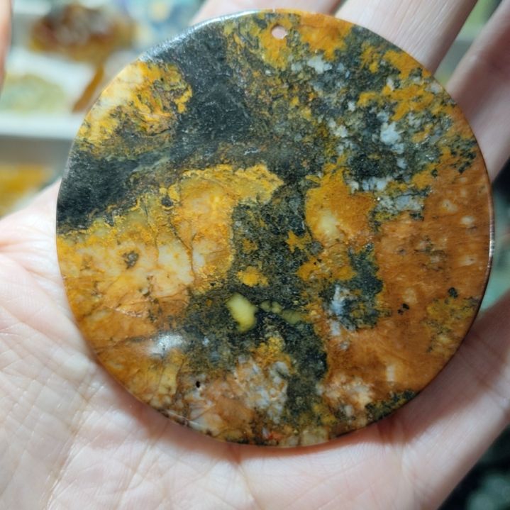 岫玉未镶嵌挂坠款式