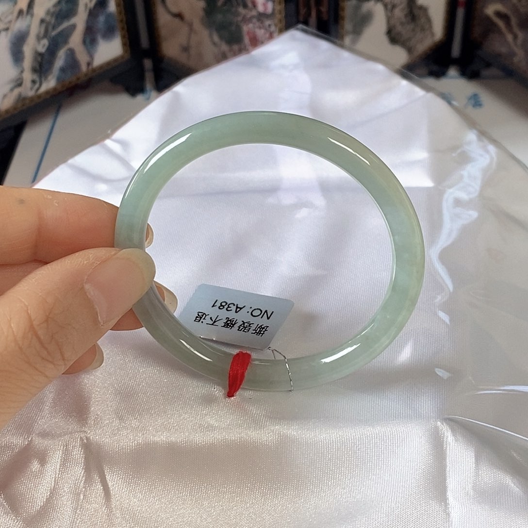 翡翠未镶嵌手镯（贵妃镯）50