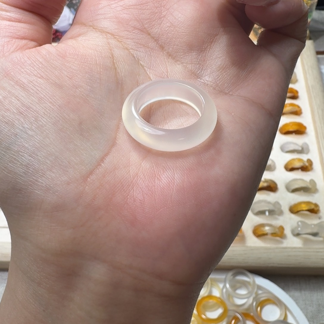未镶嵌戒指玛瑙/玉髓670港17微瑕福利不退换