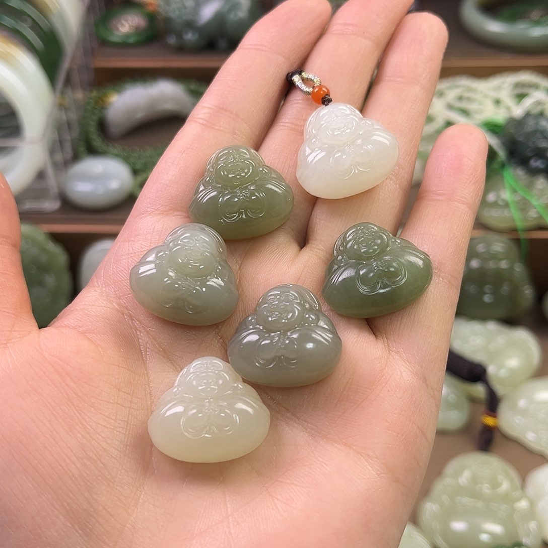 和田玉（糖玉）颈饰未镶嵌