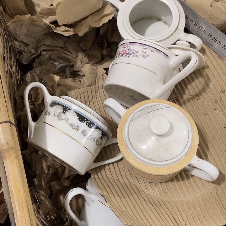 瓷片强化瓷糖罐一个 底部沁色 花色随机发 