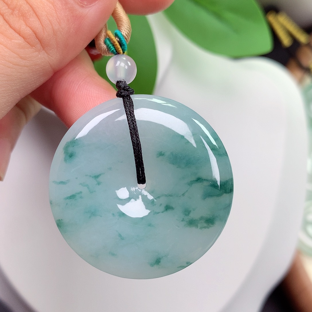 颈饰未镶嵌翡翠平安扣 35.7x6.0mm
