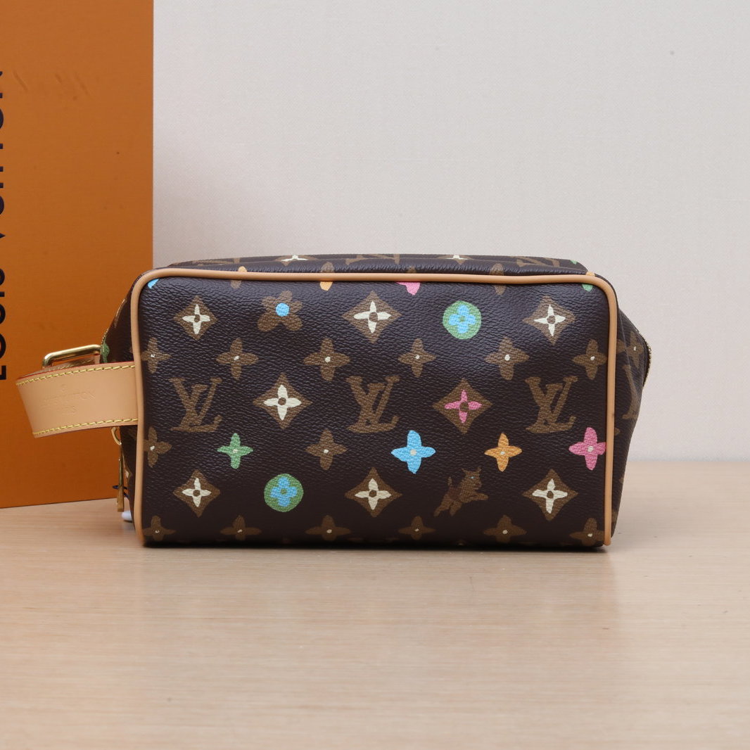 99新 LouisVuitton/路易威登 小花柳 Tyler联名款 洗漱包 芯片