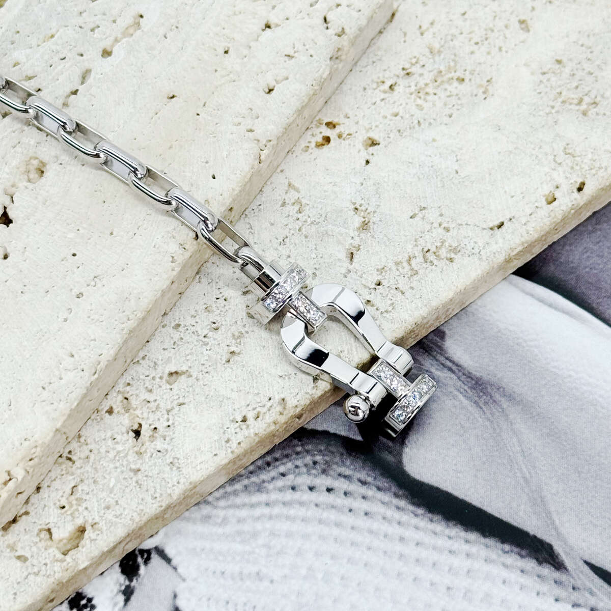 99新 FRED/斐登 19号链大号白金镶钻马蹄扣手链