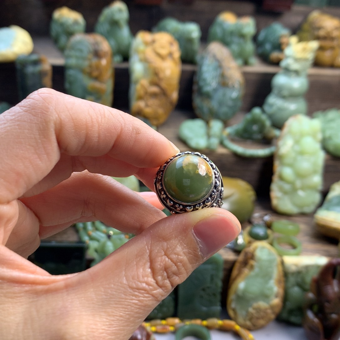 岫岩河磨玉（透闪石质玉）未镶嵌挂件美****滋