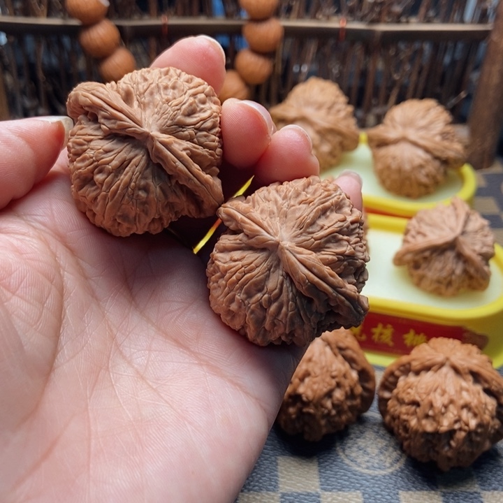 文玩核桃把件M*z40白狮子