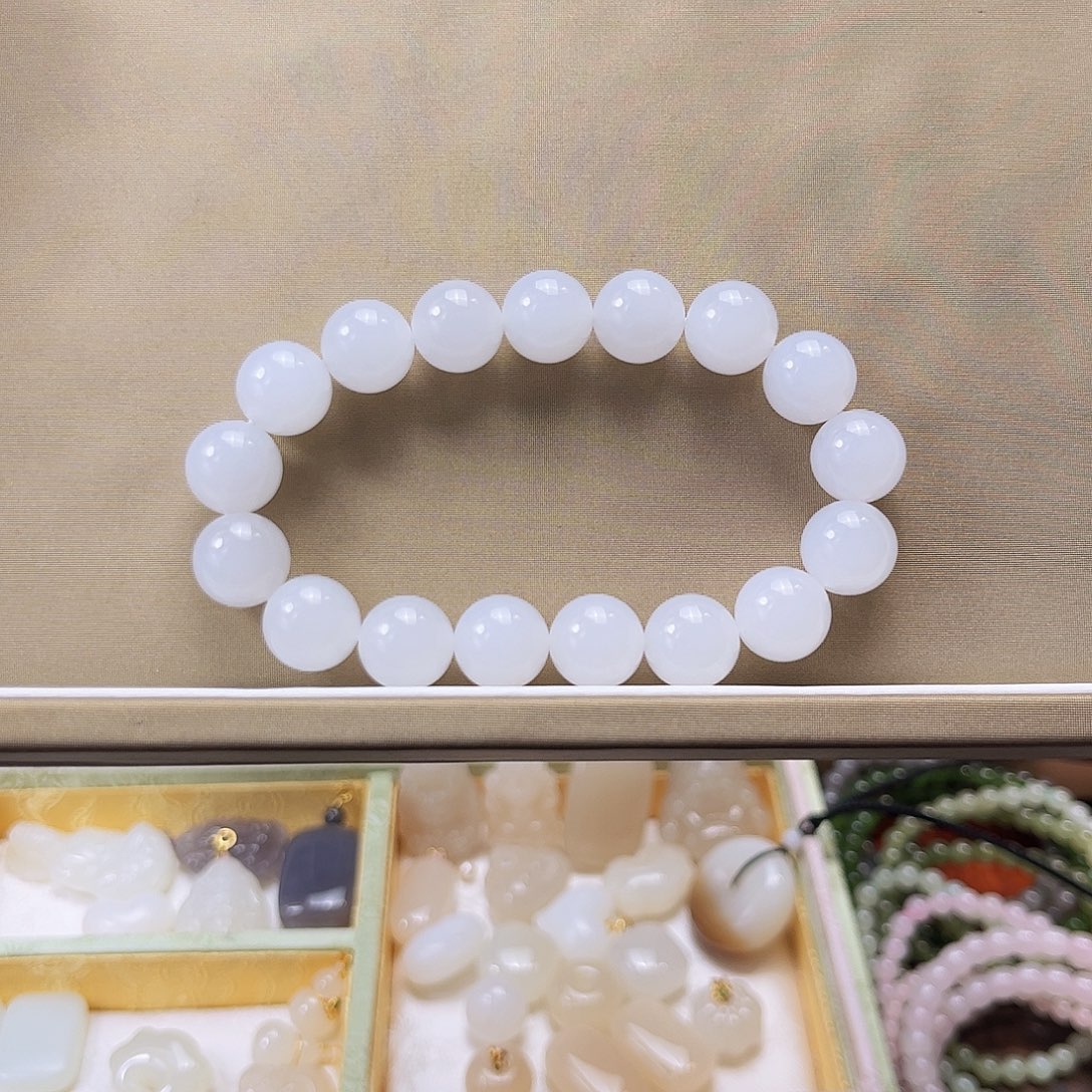 和田玉未镶嵌手串