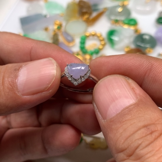 翡翠颈饰未镶嵌翡翠