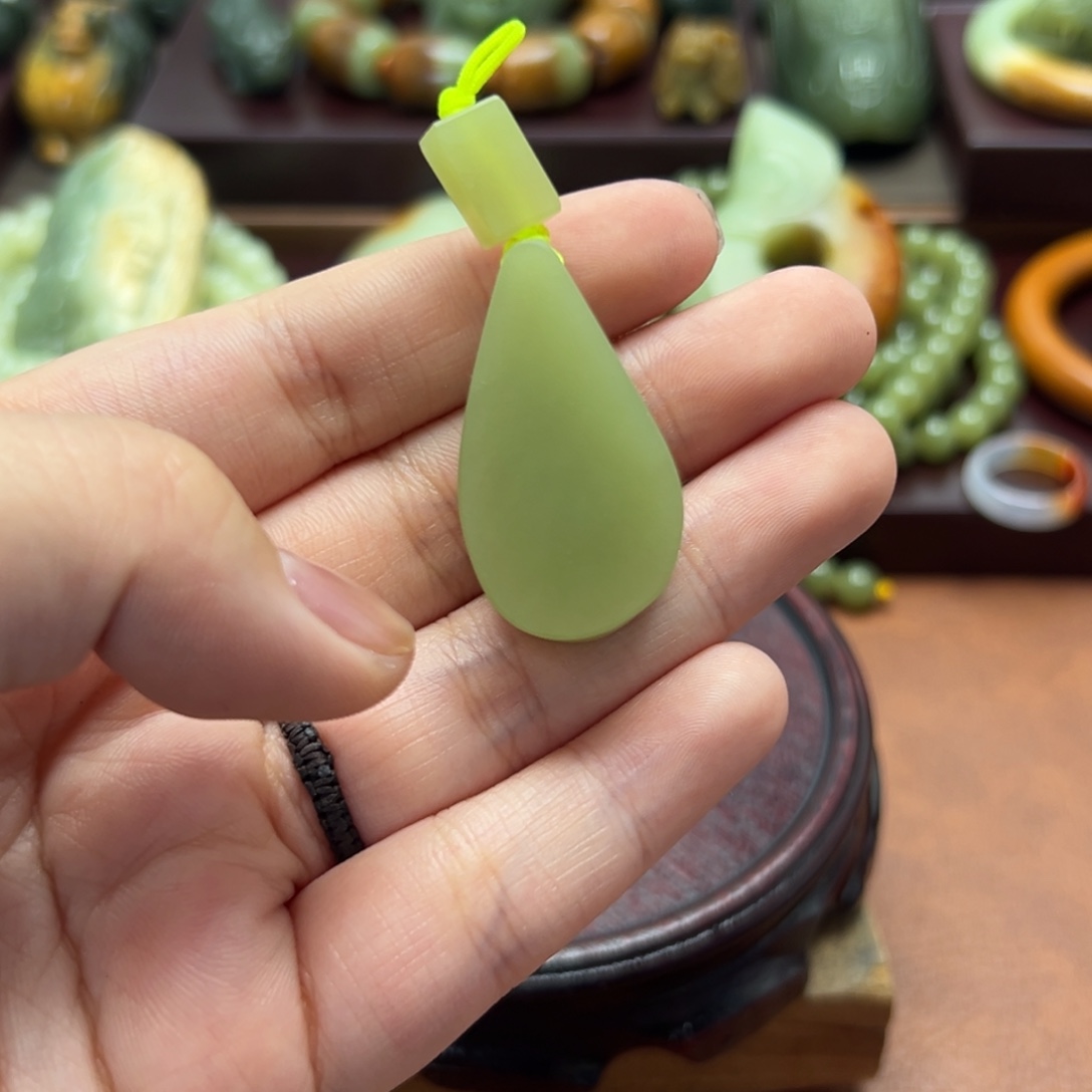 和田玉未镶嵌珠宝奇石