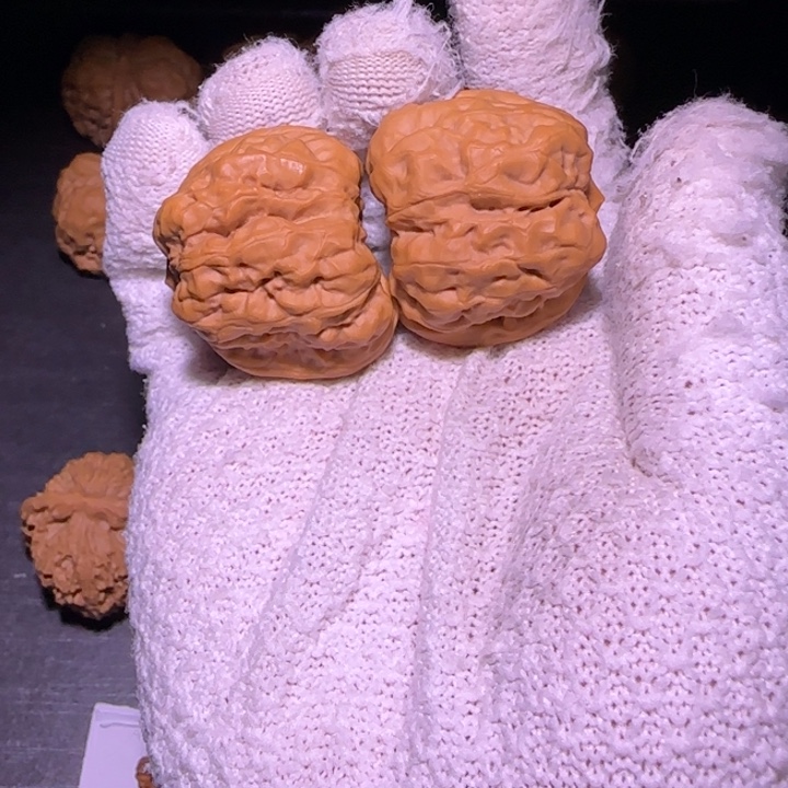 核桃福利蛤蟆头核桃手把件