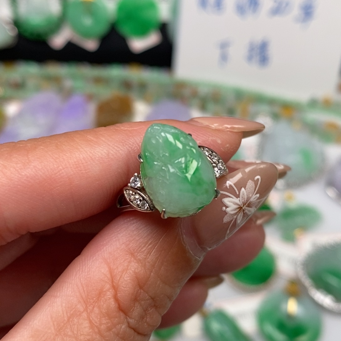 翡翠未镶嵌吊坠(不含链)