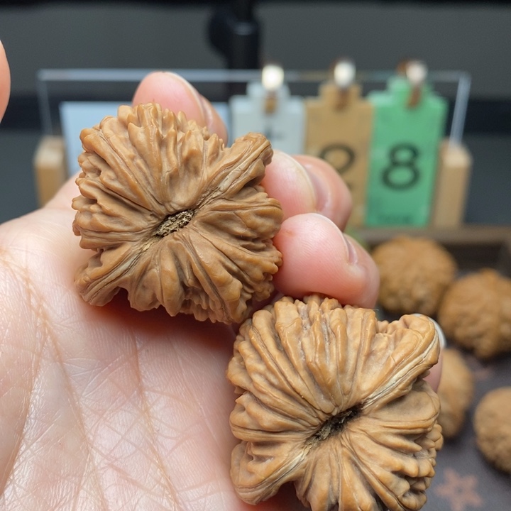 文玩核桃把件四座楼40