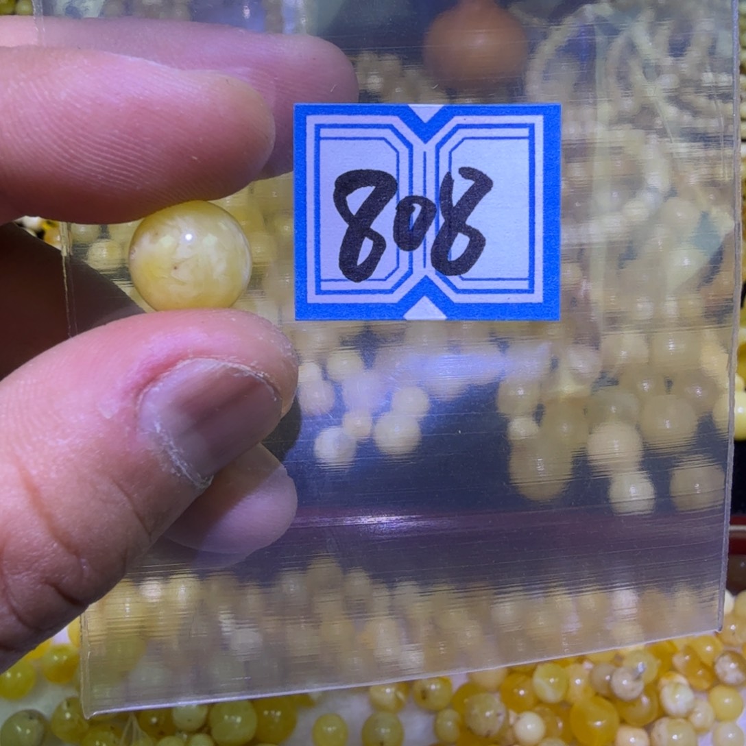 睡***了蜜蜡未镶嵌珠宝奇石