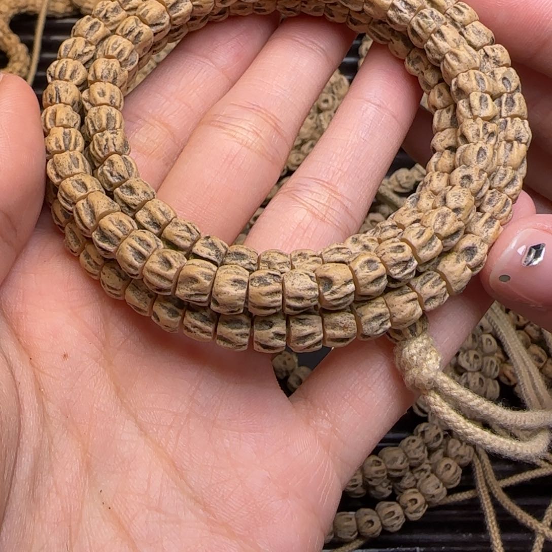 柏香籽/百香籽吊坠L****r