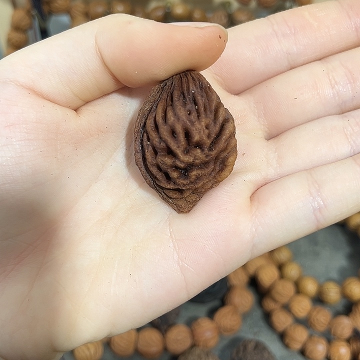 姚***生核桃把件野生桃枭野生桃枭