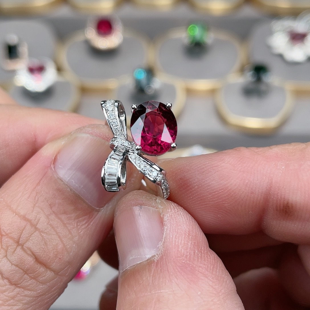 碧玺戒指18K金镶嵌2.93ct