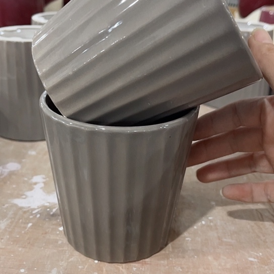 多肉绿植陶瓷花盆9.9包邮，有孔