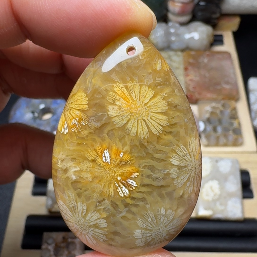 硅化玉未镶嵌纯天然色有机玉石保真色