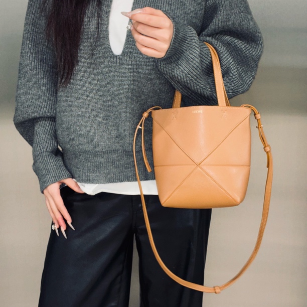 95新 LOEWE/罗意威 罗意威Loewe奶茶色手提斜挎包