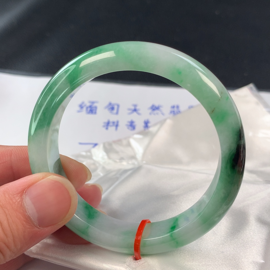 翡翠未镶嵌手镯831