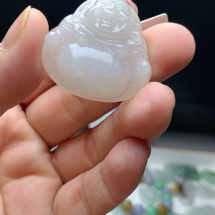 翡翠颈饰未镶嵌佛