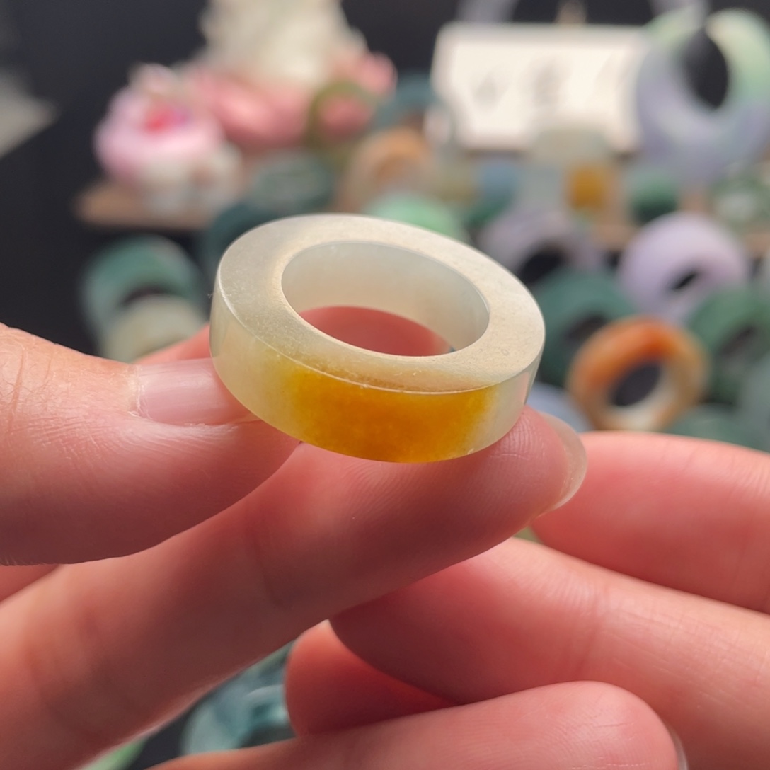 定制翡翠未镶嵌戒指