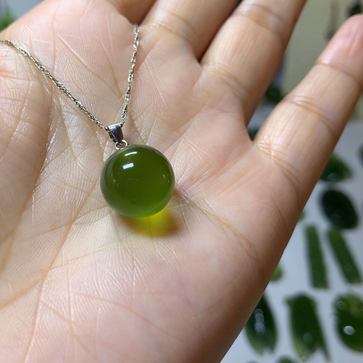 岫玉颈饰银S925镶嵌吊坠