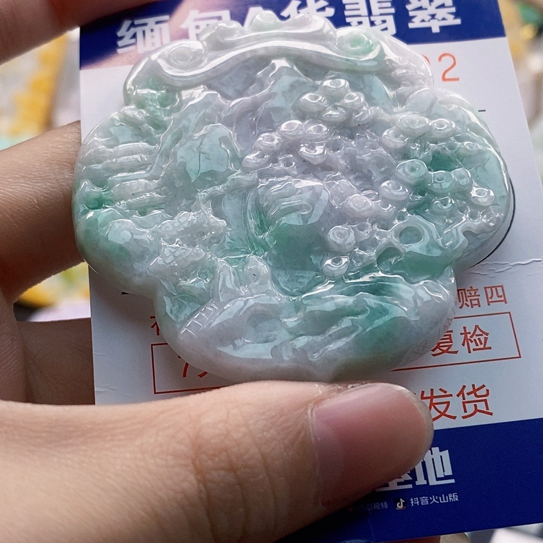 吊坠(不含链)未镶嵌翡翠