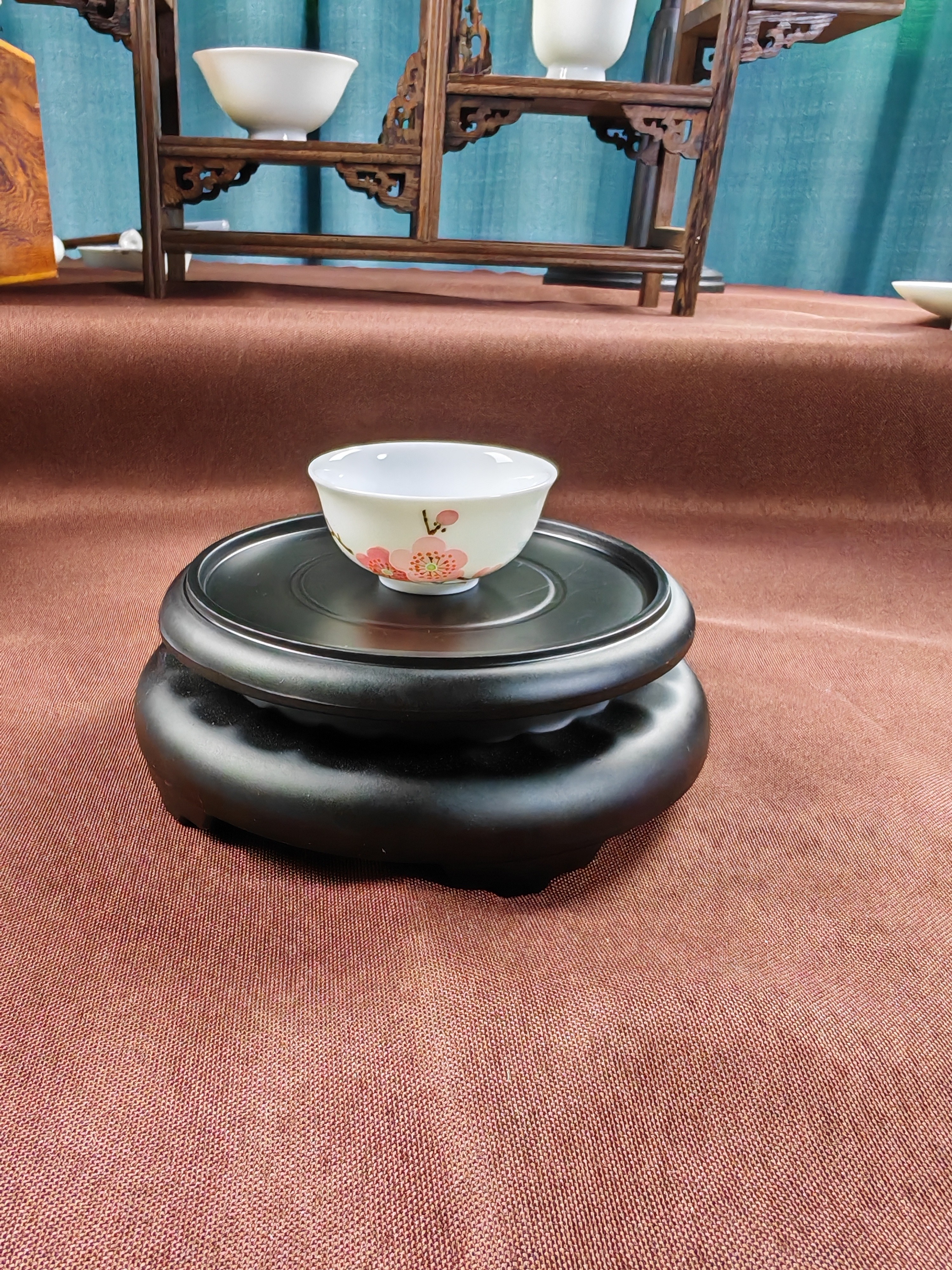 翠竹红梅一口杯，7501瓷标准滑石子胚胎全手工。