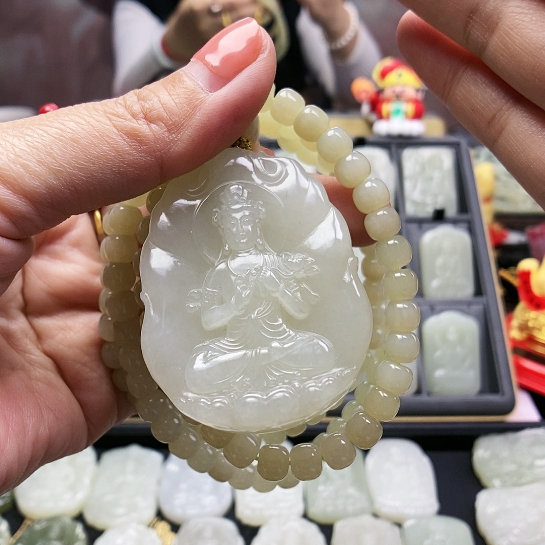 和田玉颈饰未镶嵌心****柔