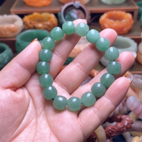 【闪购商品】石英质玉手镯未镶嵌