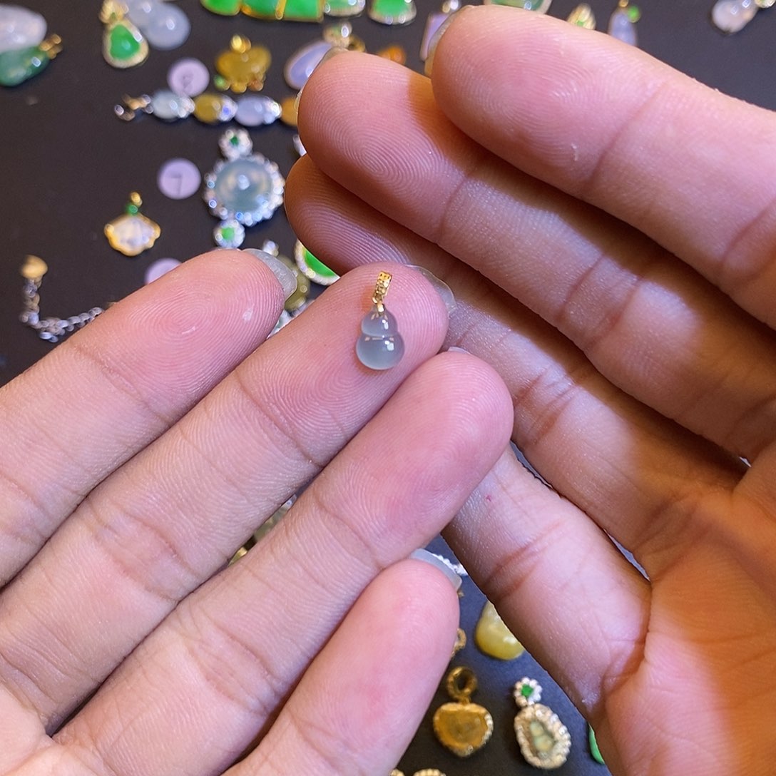 吊坠(不含链)18K金镶嵌翡翠