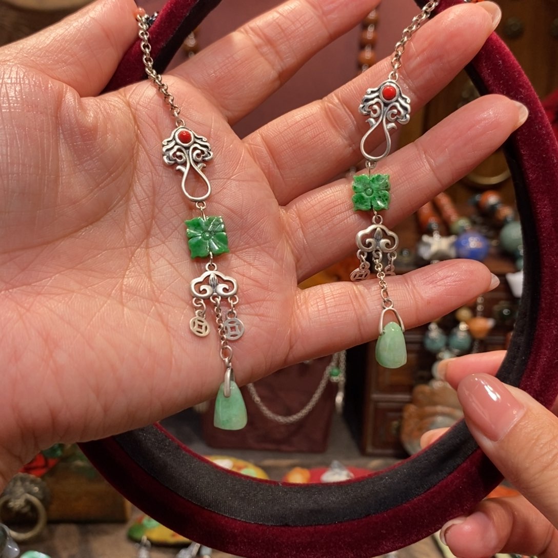 翡翠吊坠(赠链)未镶嵌