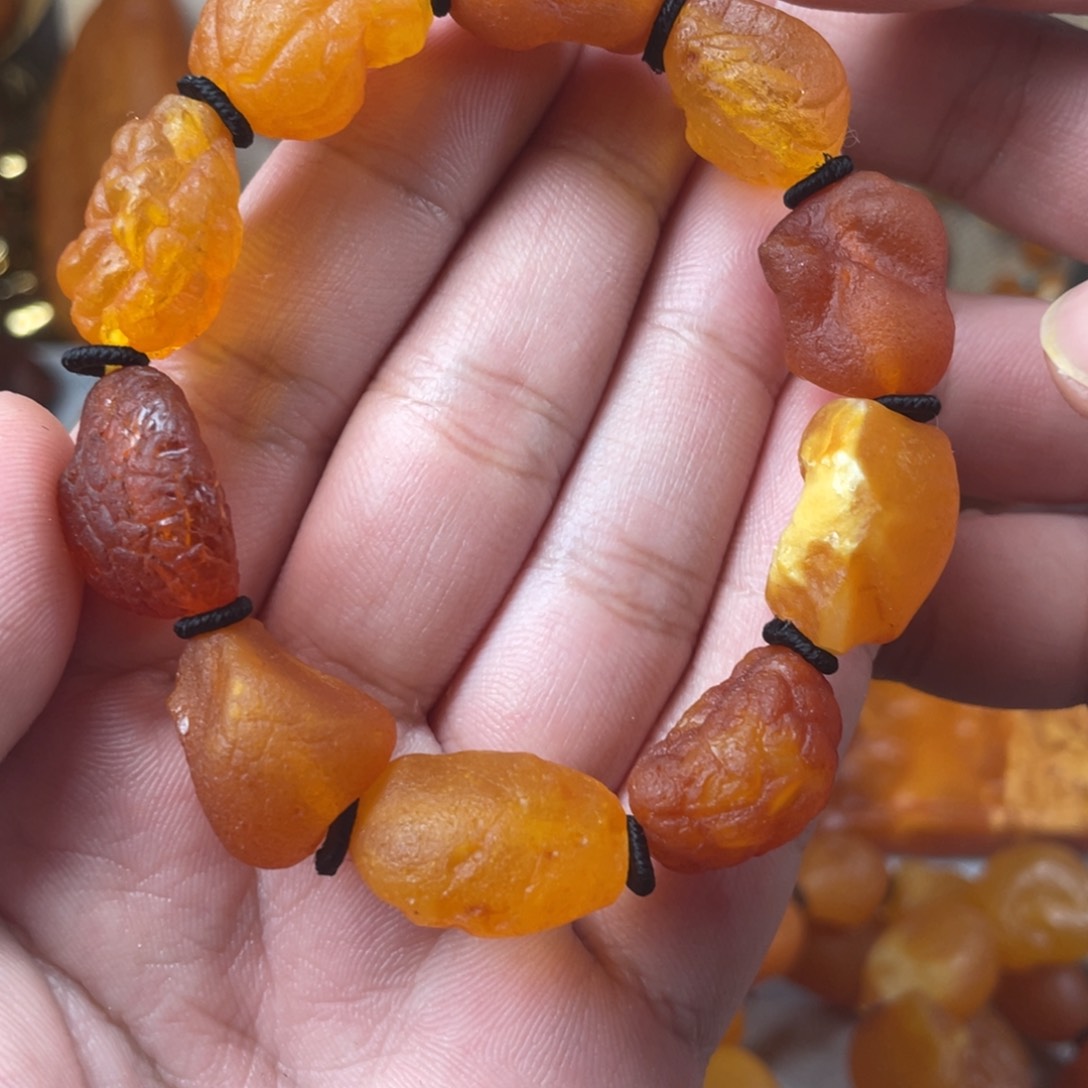 琥珀珠宝奇石未镶嵌