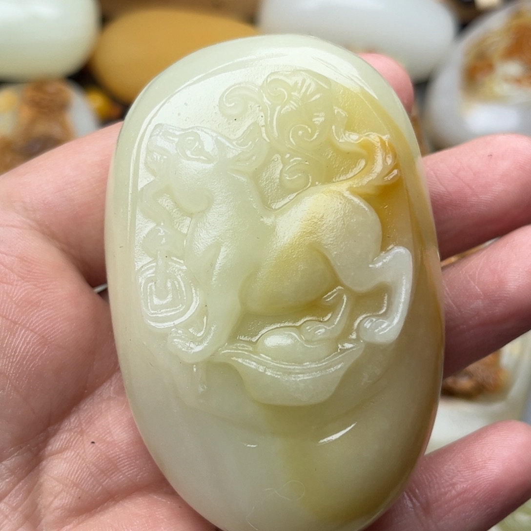 石材方解石手把件狗