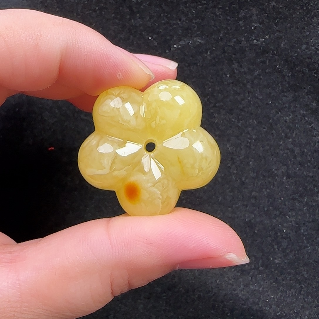 蜜蜡未镶嵌珠宝奇石