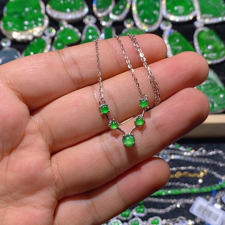 翡翠颈饰银S925镶嵌天然A货翡翠