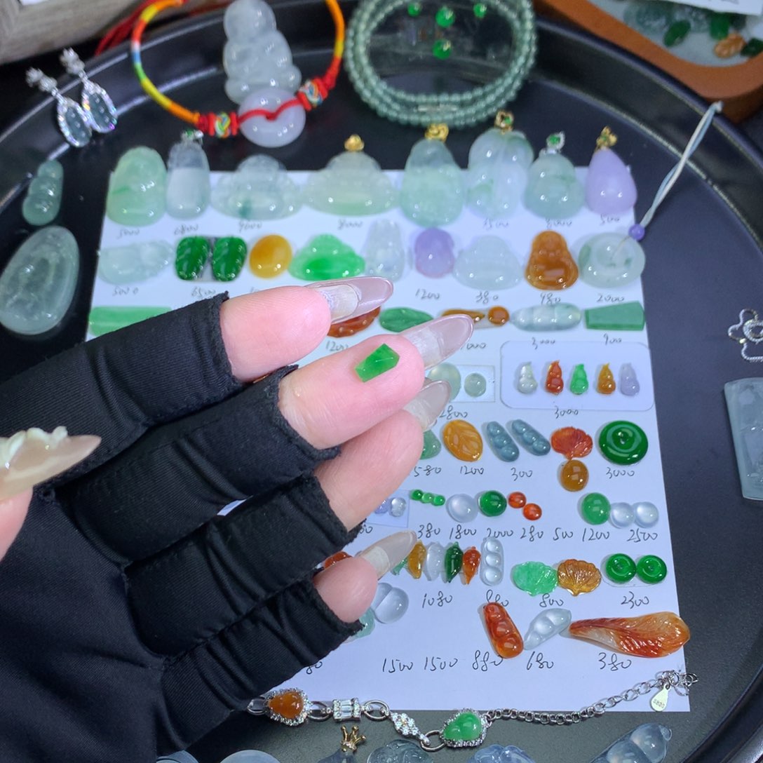 翡翠未镶嵌吊坠(不含链)绿切割
