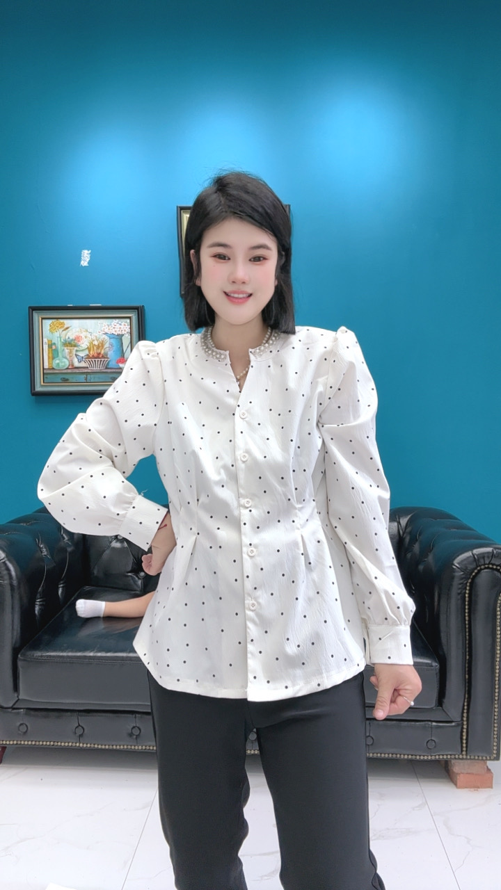胖MM显瘦钉珠领长袖收腰小衫法式重工设计大码女装早秋款百搭上衣