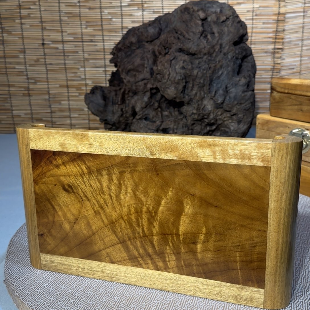 宋***平金丝楠金丝楠木工艺品