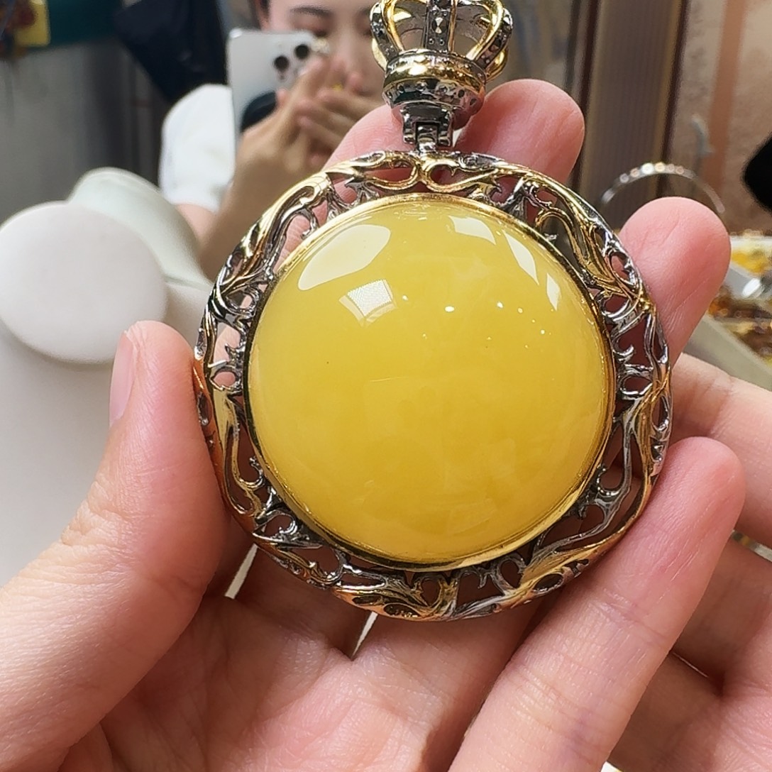 琥珀未镶嵌颈饰吊坠