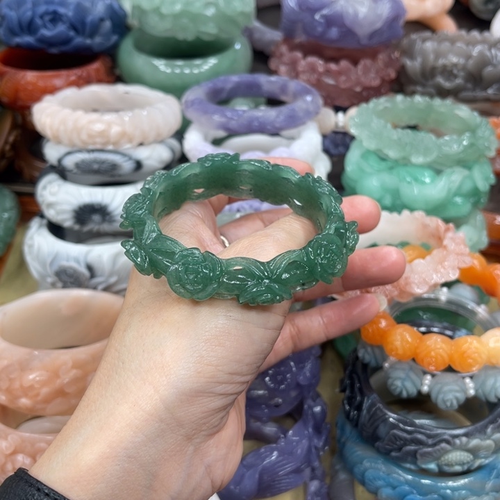 石英岩玉未镶嵌手镯