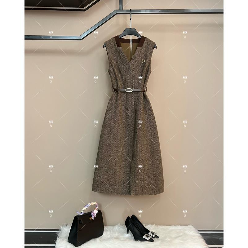 【齐】复古风显瘦默认款式连衣裙女装轻奢秋冬时尚 H-1679