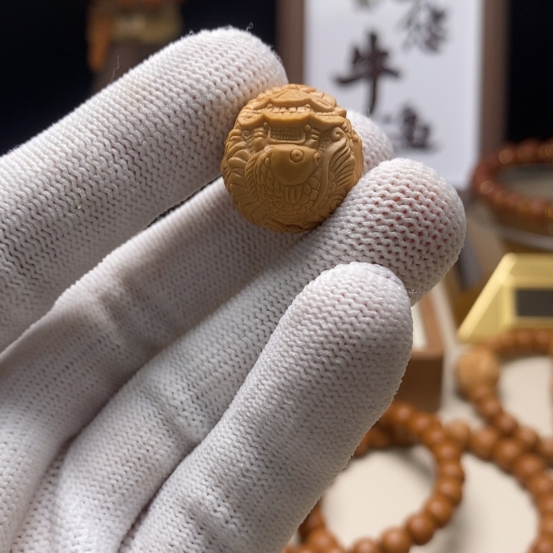 猴头核桃把件鲤鱼跃龙门