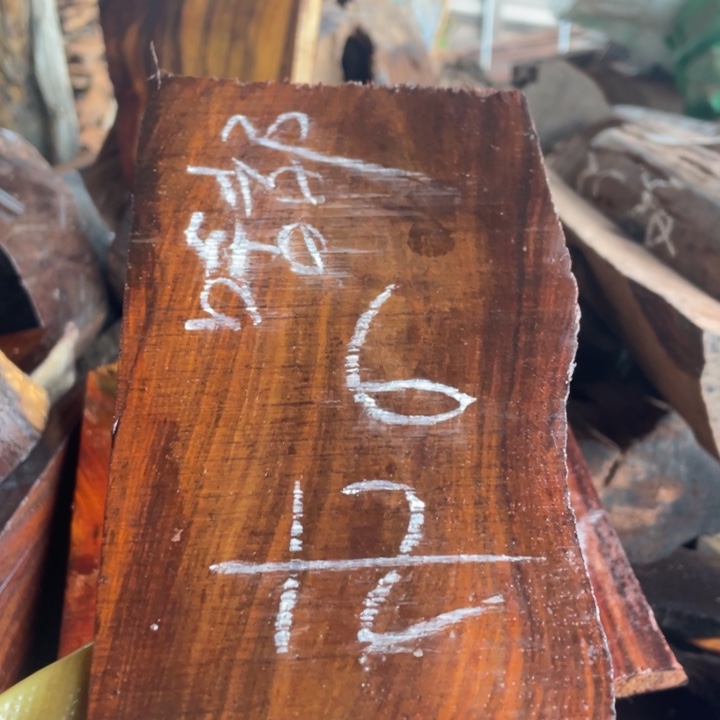 交趾黄檀（大红酸枝）啥****哥