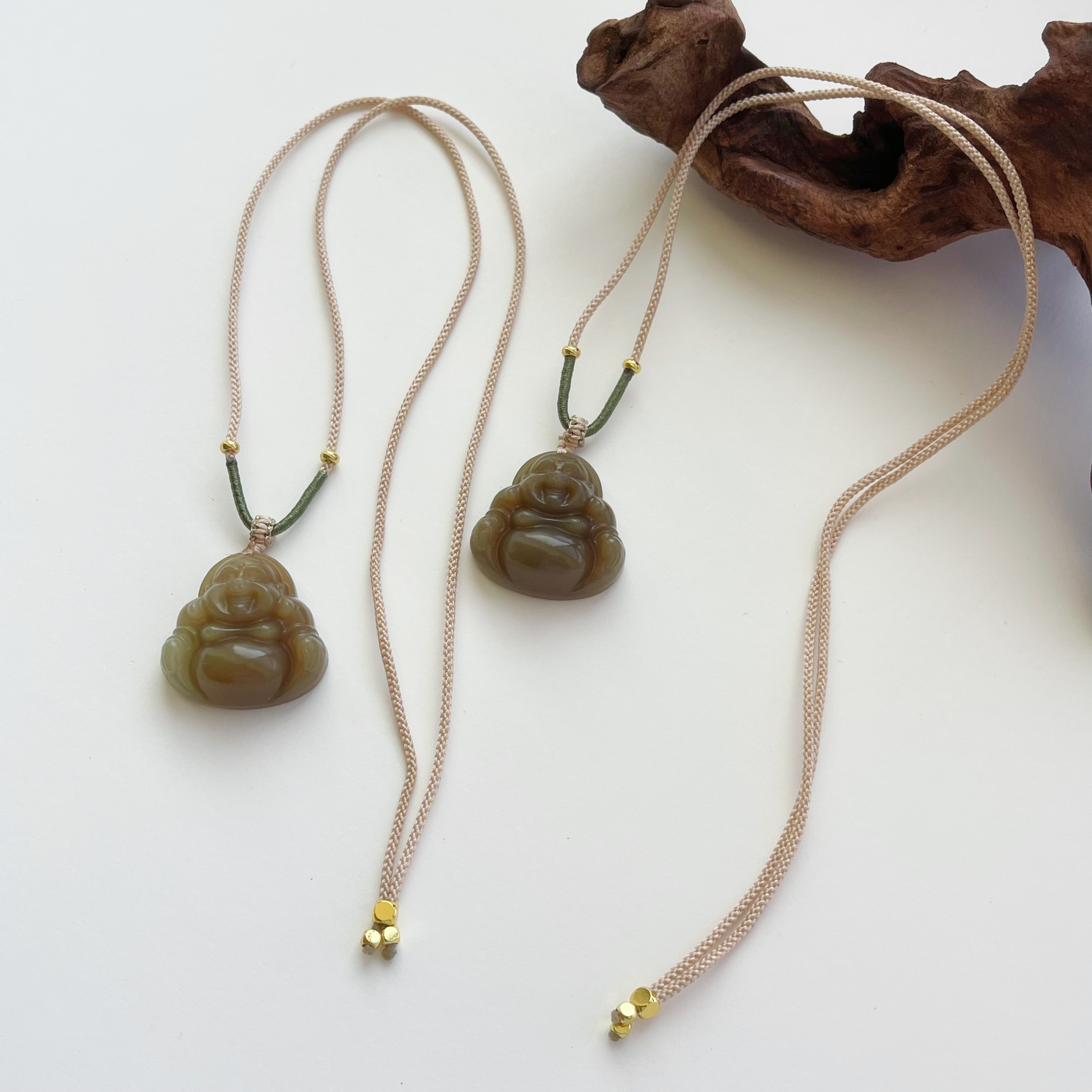 【小宝珠宝】26 T85520-和田玉吊坠—多样性发一件-29×29×11mm