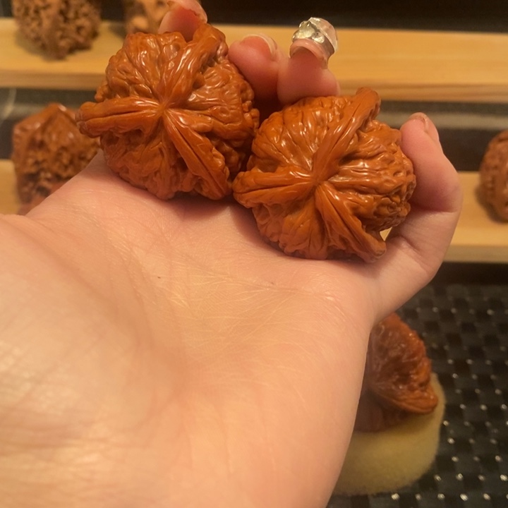 吊坠文玩核桃可***?核桃。白狮子。38.39尺