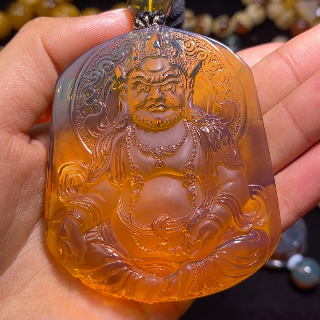 琥珀未镶嵌颈饰48克