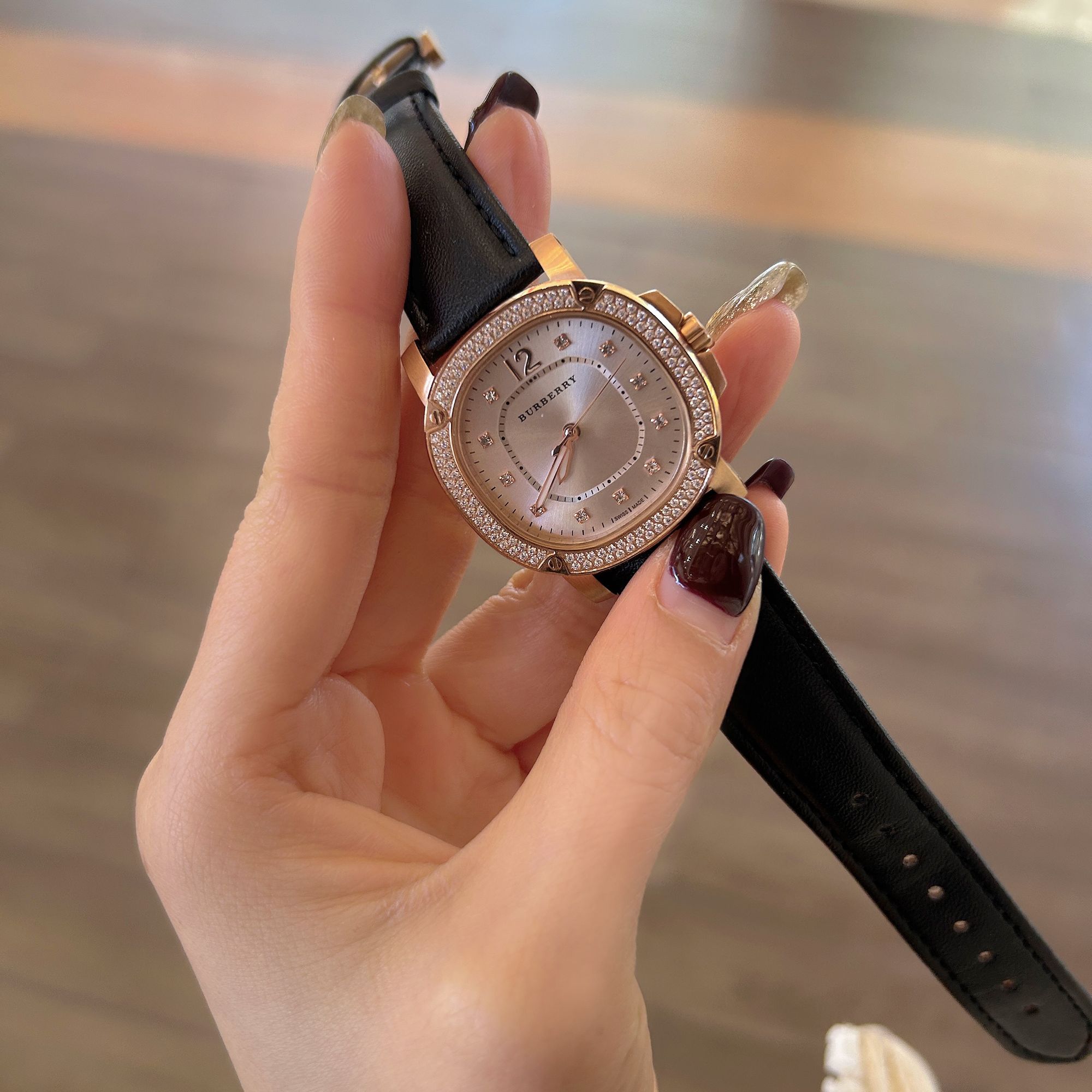 【Cc专属】BURBERRY博柏利鹦鹉螺满钻黑皮革34MM女表BBY1823
