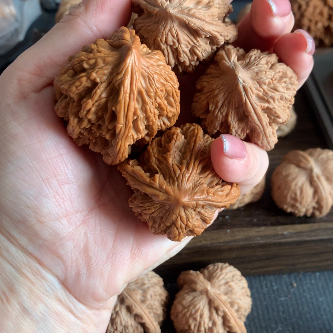 文玩核桃吊坠k***h虎头99